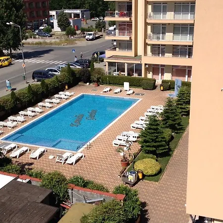 Apartment Petroff Kamelia